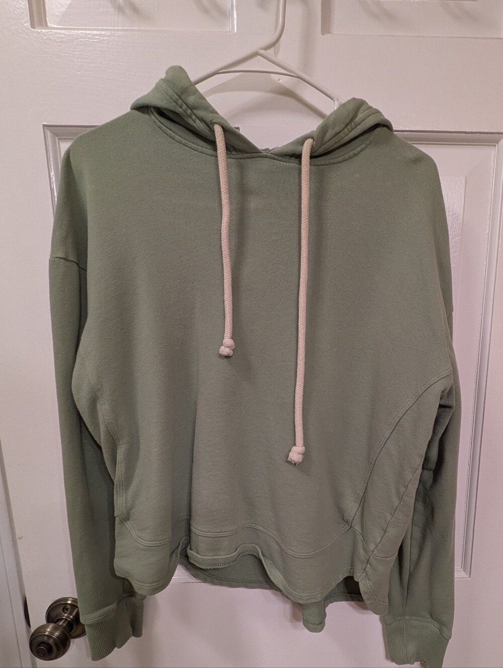 Universal Thread Women's Sage Green Sweater - Lightweight Knit Size Small